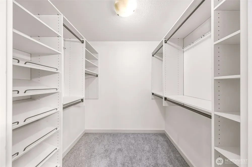 24124 NE 6th Place Sammamish, WA 98074