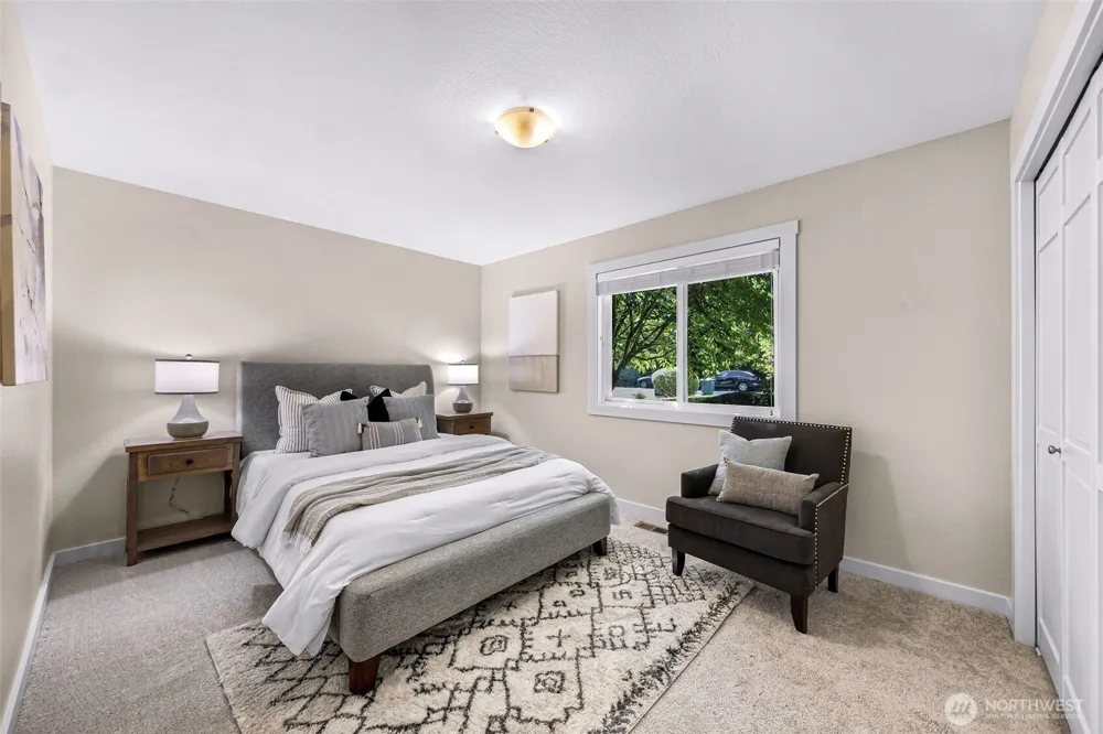 24124 NE 6th Place Sammamish, WA 98074