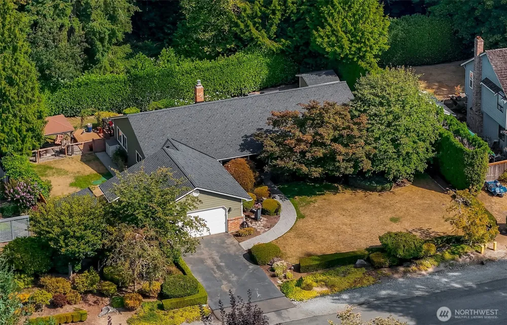 24124 NE 6th Place Sammamish, WA 98074