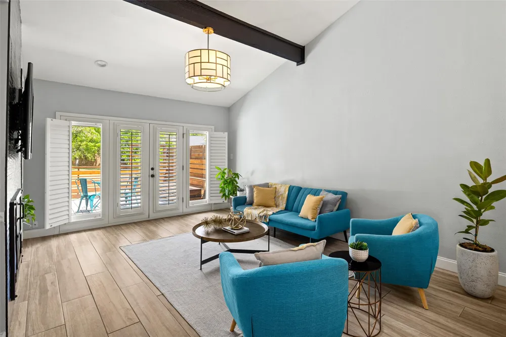 6110 Gardenridge Hollow Austin, TX 78750