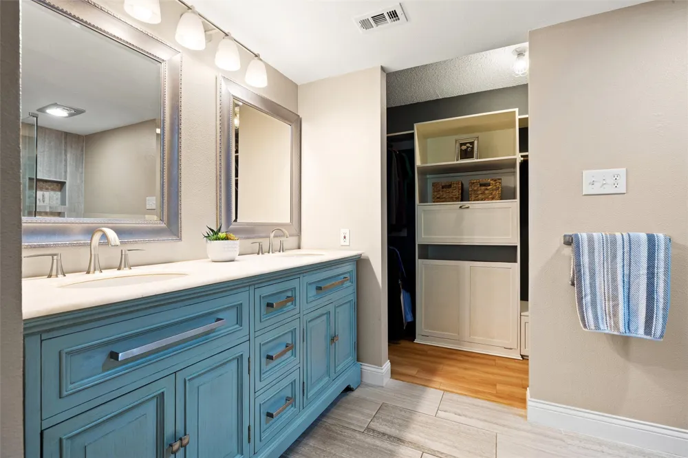 6110 Gardenridge Hollow Austin, TX 78750