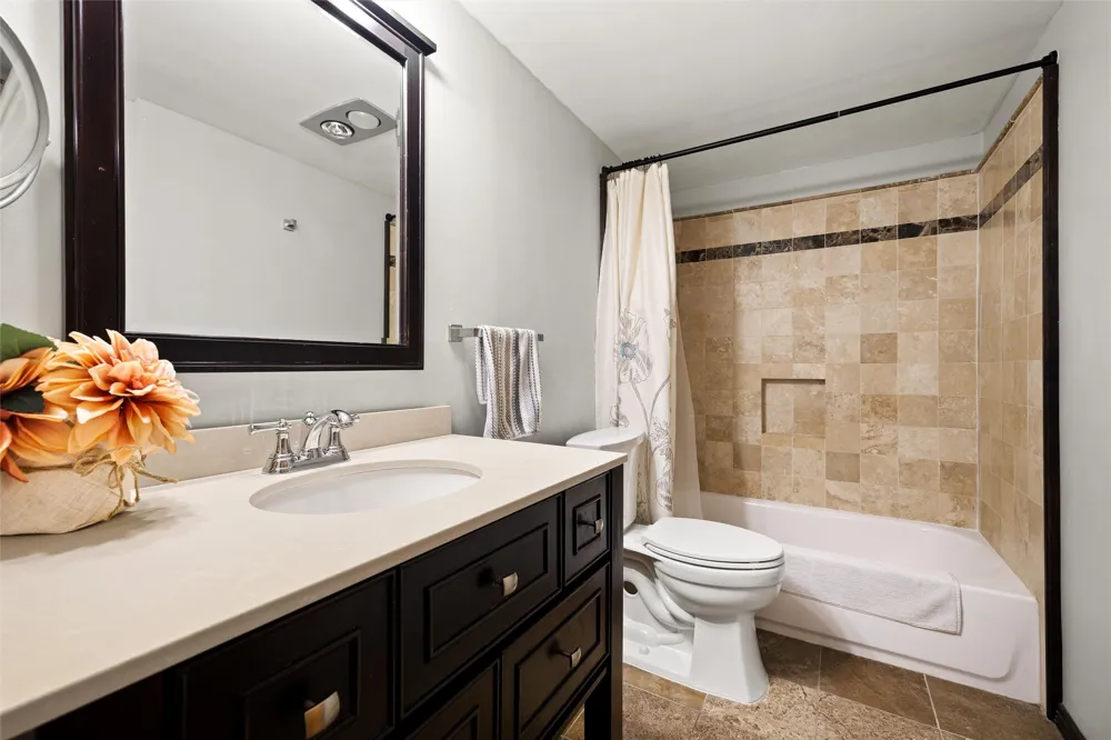 6110 Gardenridge Hollow Austin, TX 78750