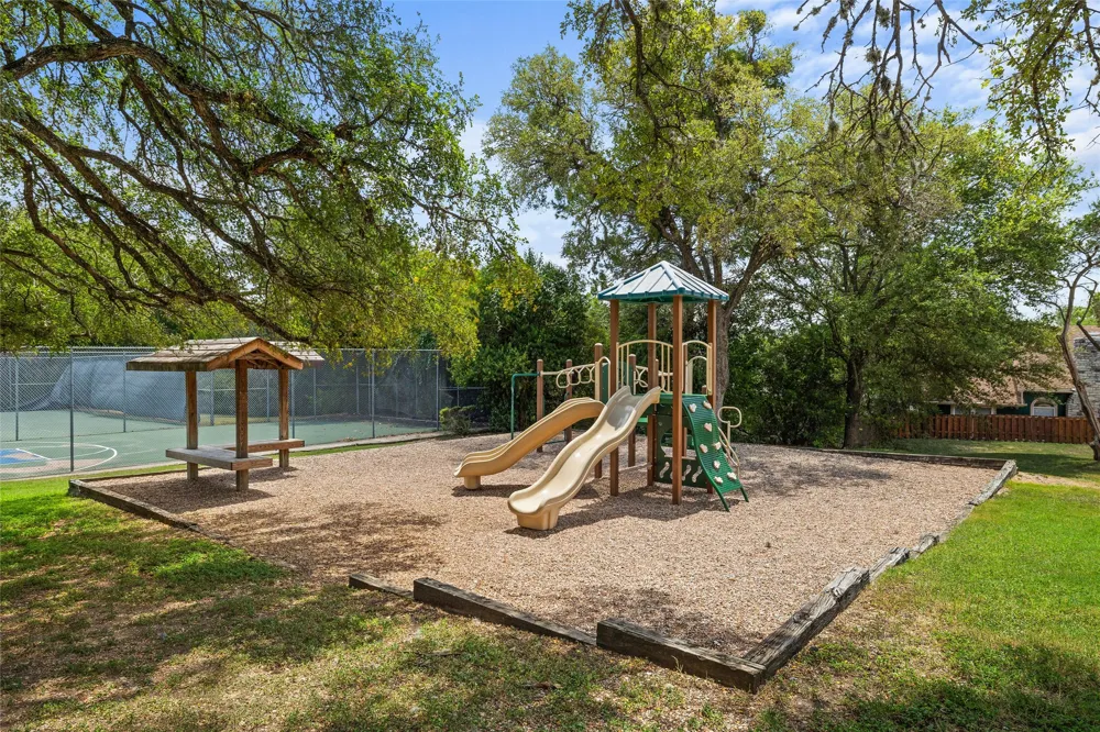 6110 Gardenridge Hollow Austin, TX 78750