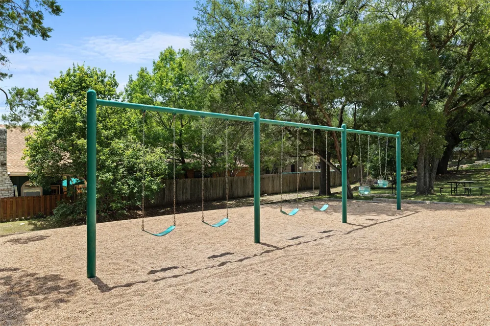 6110 Gardenridge Hollow Austin, TX 78750