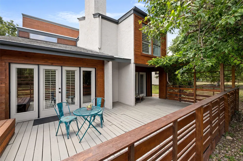 6110 Gardenridge Hollow Austin, TX 78750
