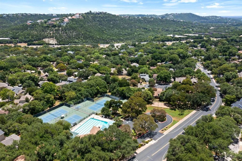 6110 Gardenridge Hollow Austin, TX 78750