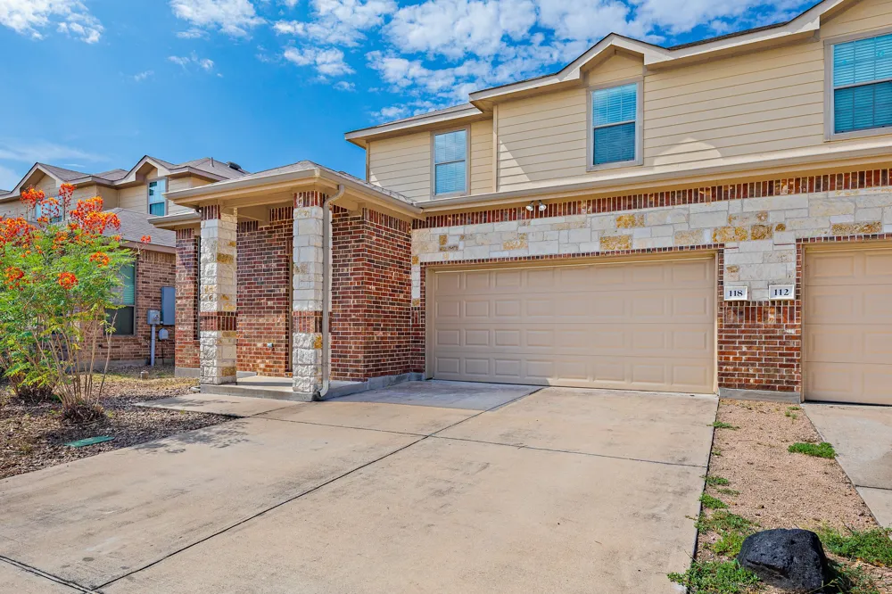 118 Creekside Villa Drive Kyle, TX 78640