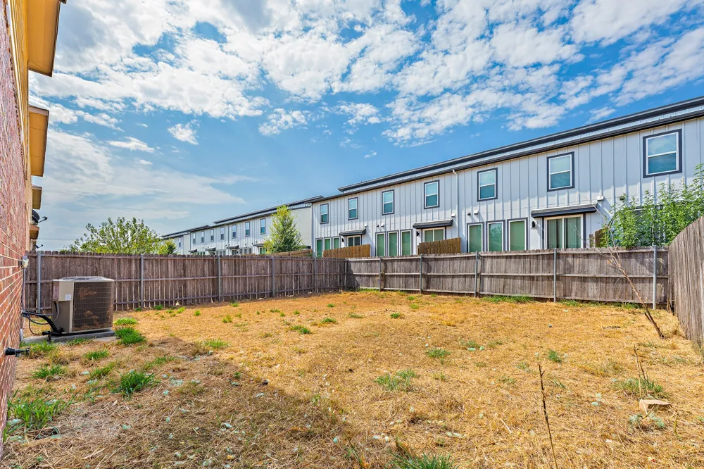 118 Creekside Villa Drive Kyle, TX 78640
