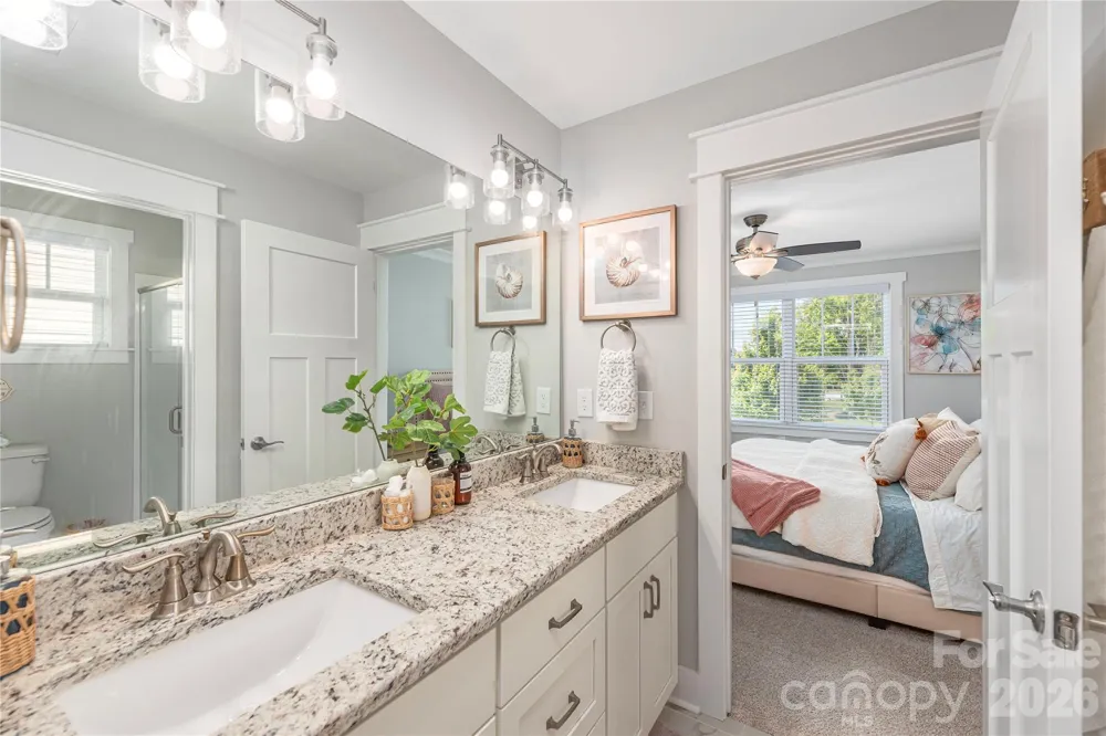 28 Reagan Run Court Arden, NC 28704