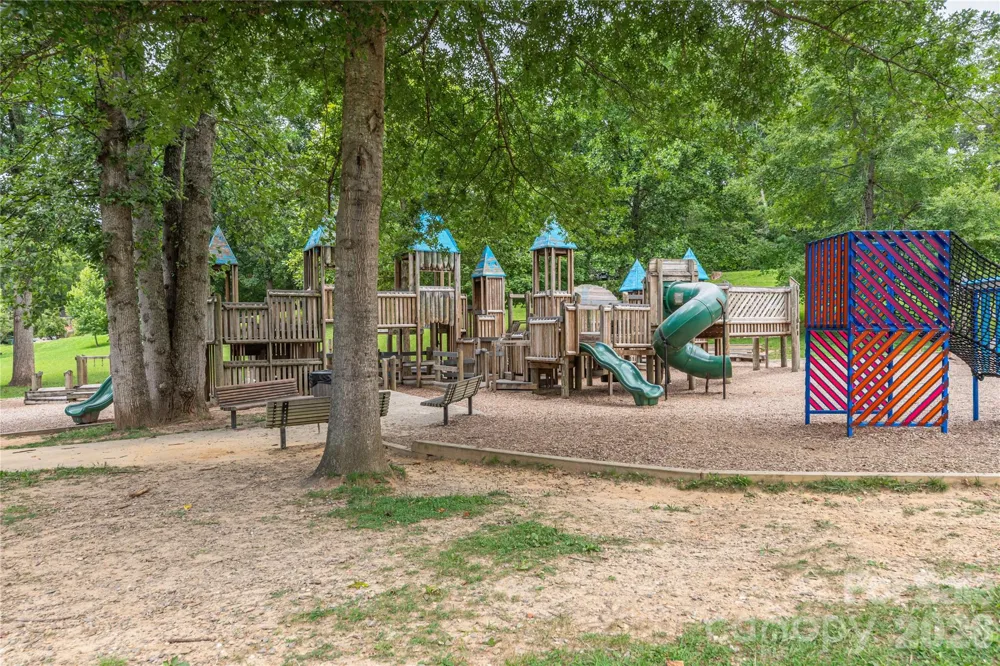28 Reagan Run Court Arden, NC 28704