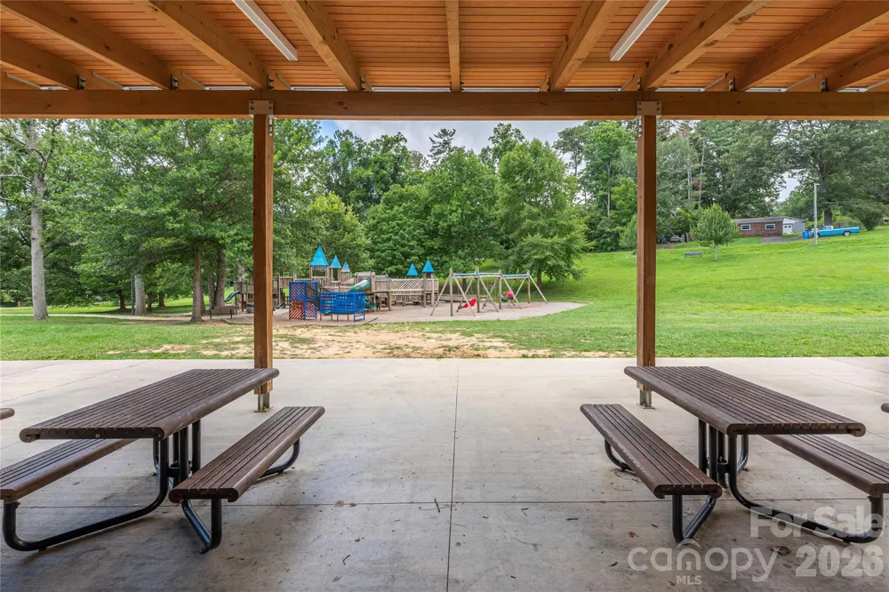 28 Reagan Run Court Arden, NC 28704
