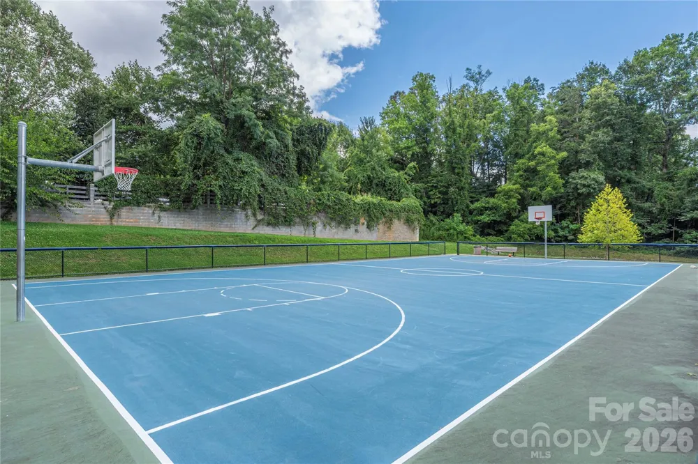 28 Reagan Run Court Arden, NC 28704