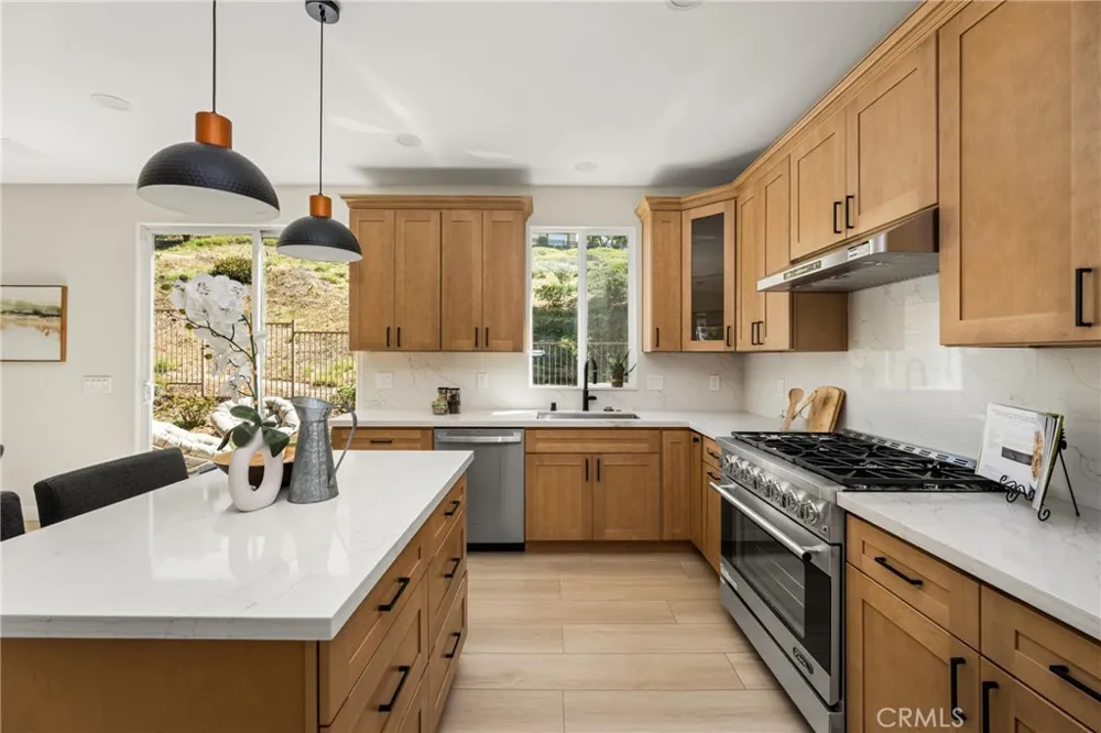 705 E Lemon Swirl Azusa, CA 91702