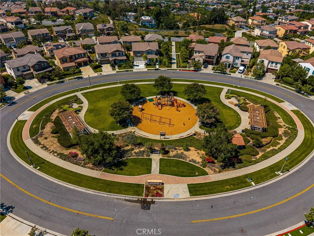 705 E Lemon Swirl Azusa, CA 91702