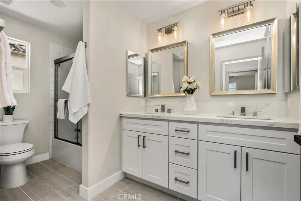 705 E Lemon Swirl Azusa, CA 91702