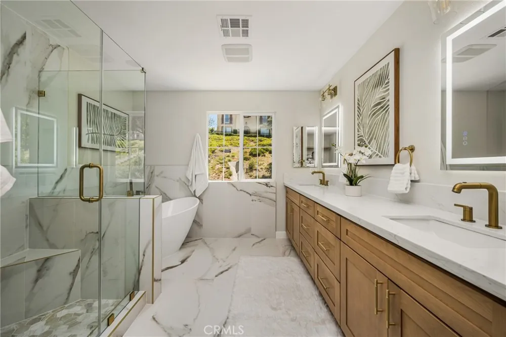 705 E Lemon Swirl Azusa, CA 91702