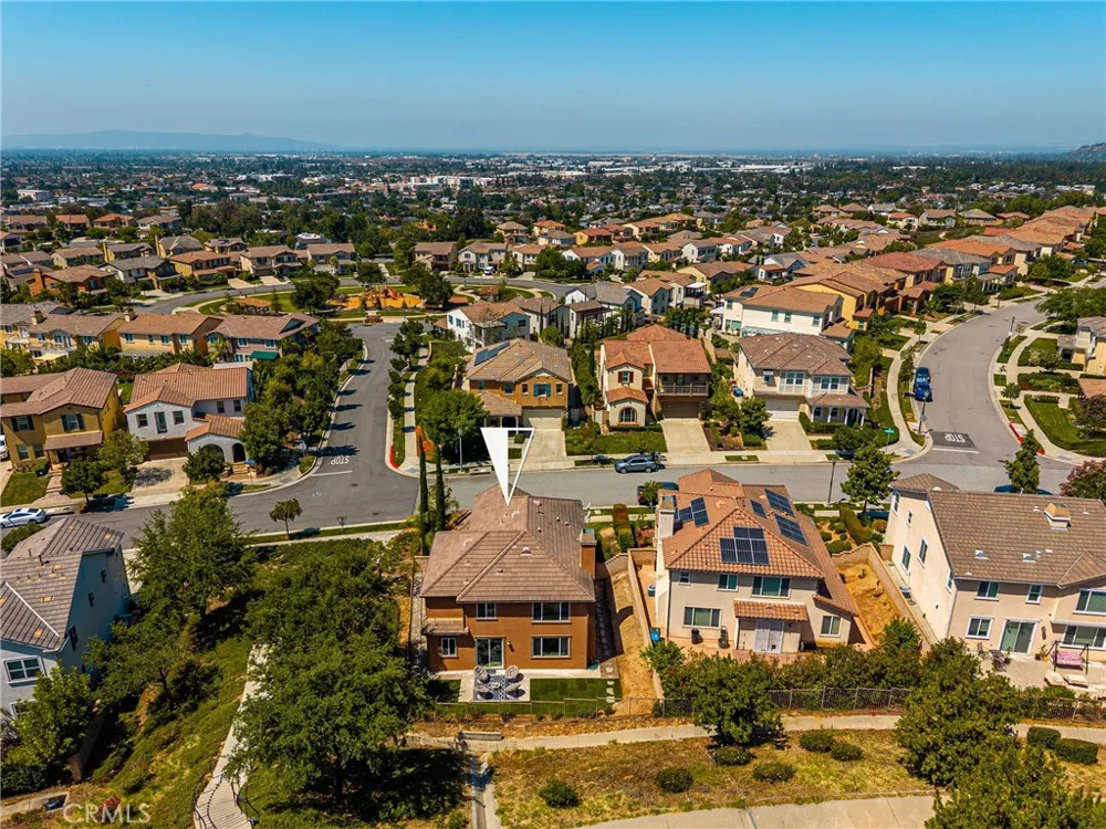 705 E Lemon Swirl Azusa, CA 91702