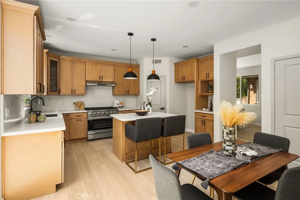 705 E Lemon Swirl Azusa, CA 91702