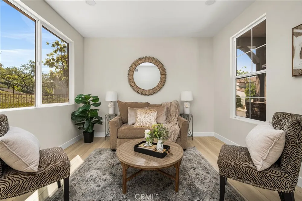 705 E Lemon Swirl Azusa, CA 91702