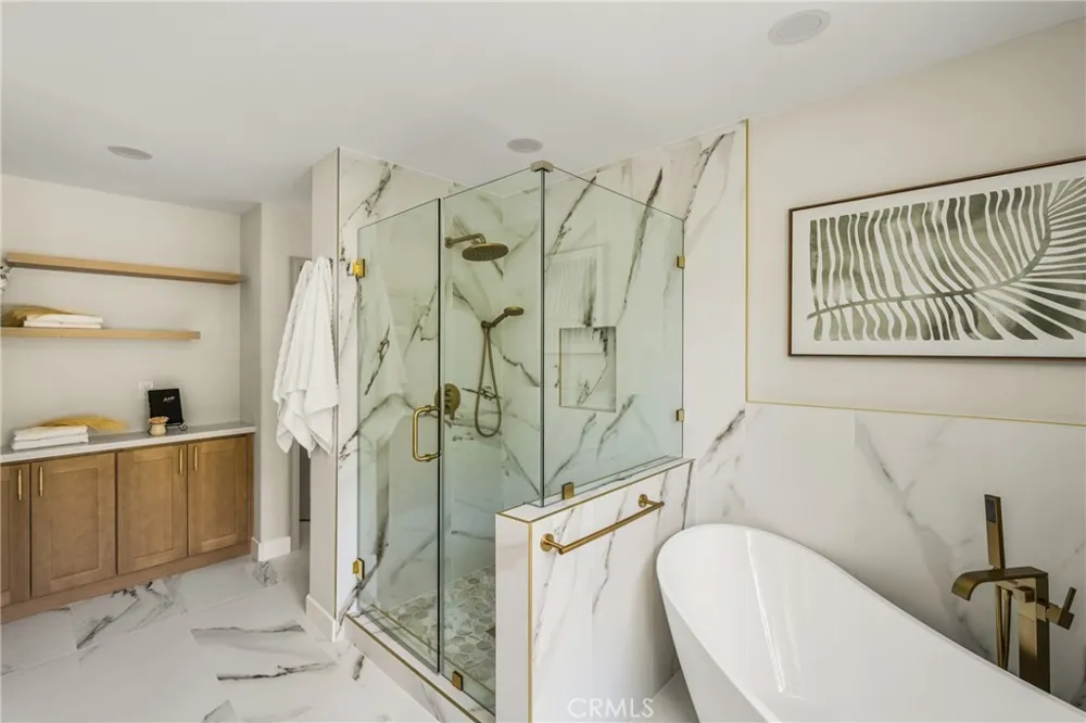 705 E Lemon Swirl Azusa, CA 91702