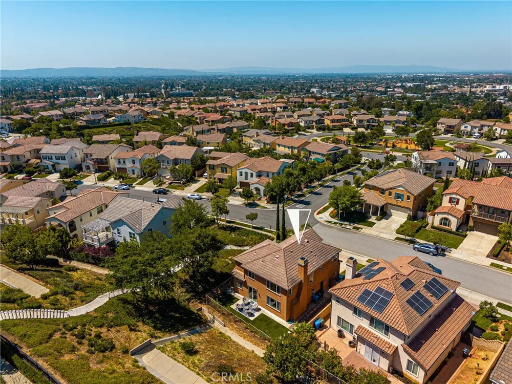 705 E Lemon Swirl Azusa, CA 91702