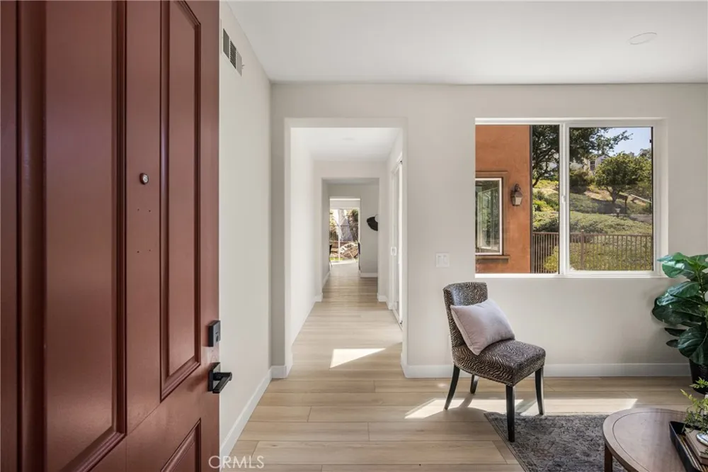 705 E Lemon Swirl Azusa, CA 91702