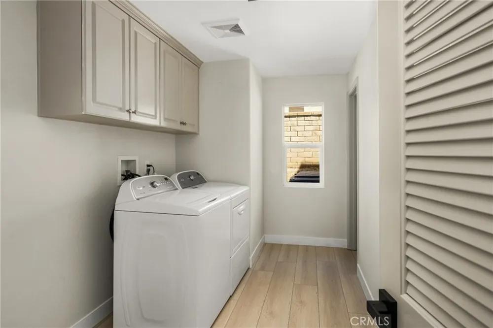 705 E Lemon Swirl Azusa, CA 91702