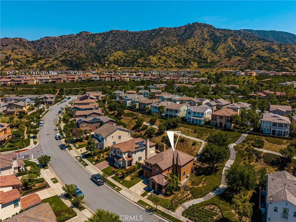 705 E Lemon Swirl Azusa, CA 91702