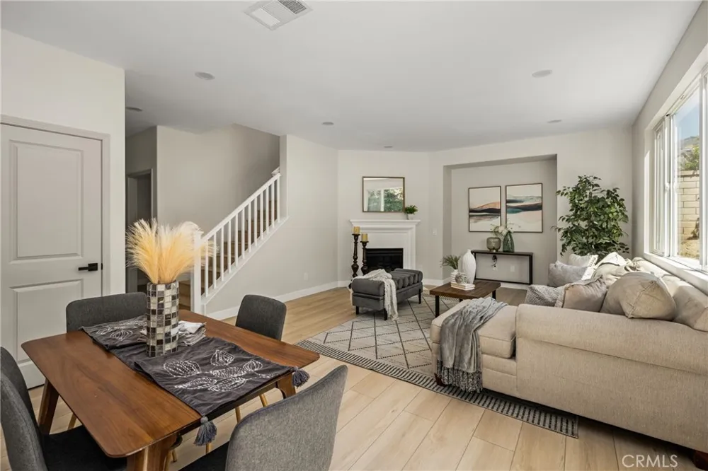 705 E Lemon Swirl Azusa, CA 91702