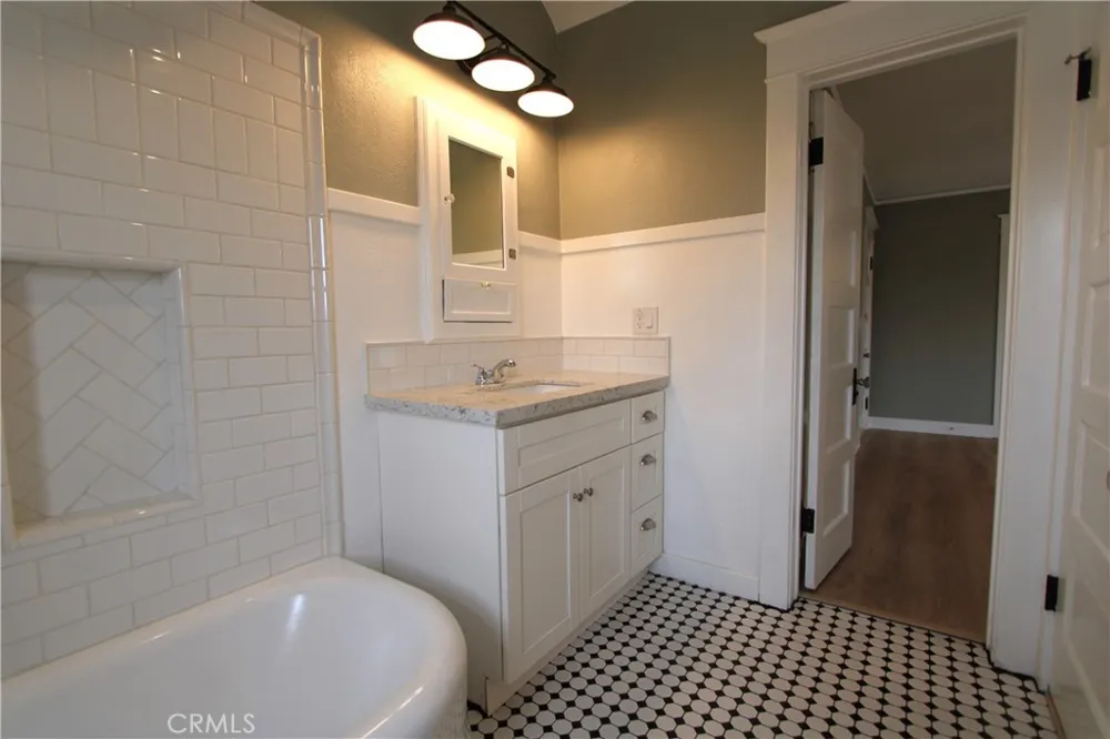 24 W Olive Avenue #12 Redlands, CA 92373