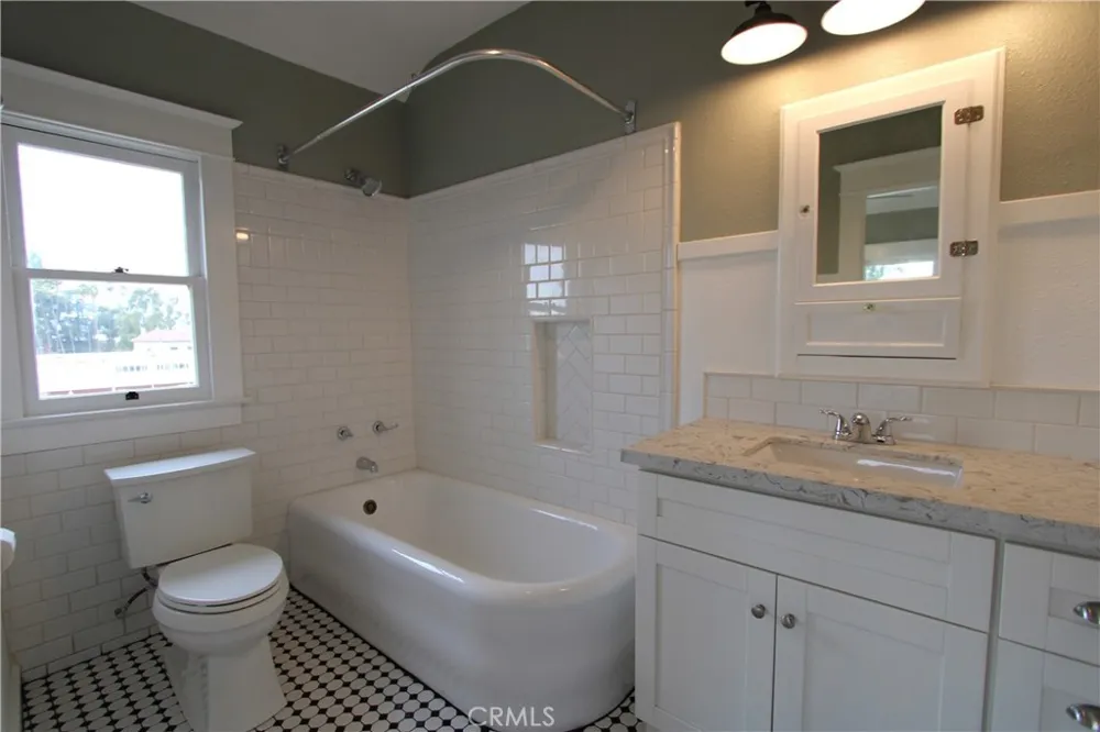 24 W Olive Avenue #12 Redlands, CA 92373