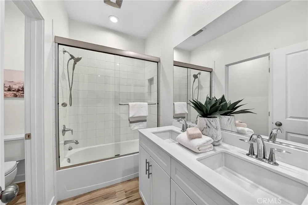 5372 Harvard Way Cypress, CA 90630