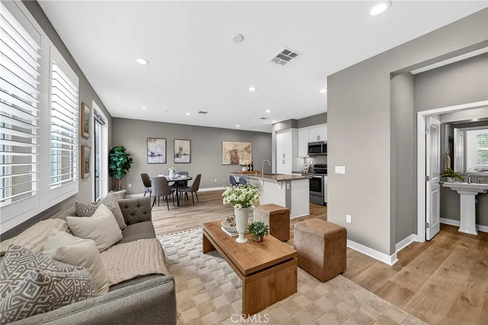 5372 Harvard Way Cypress, CA 90630