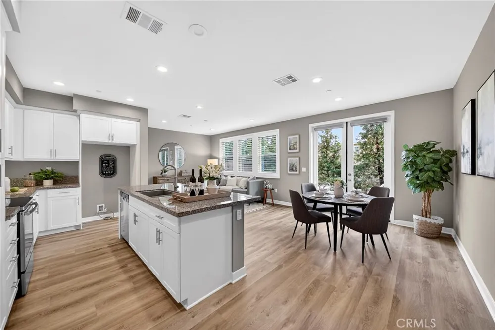 5372 Harvard Way Cypress, CA 90630