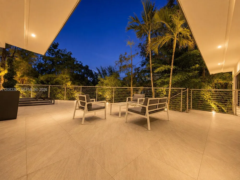 6025 SW 72nd Avenue Miami, FL 33143