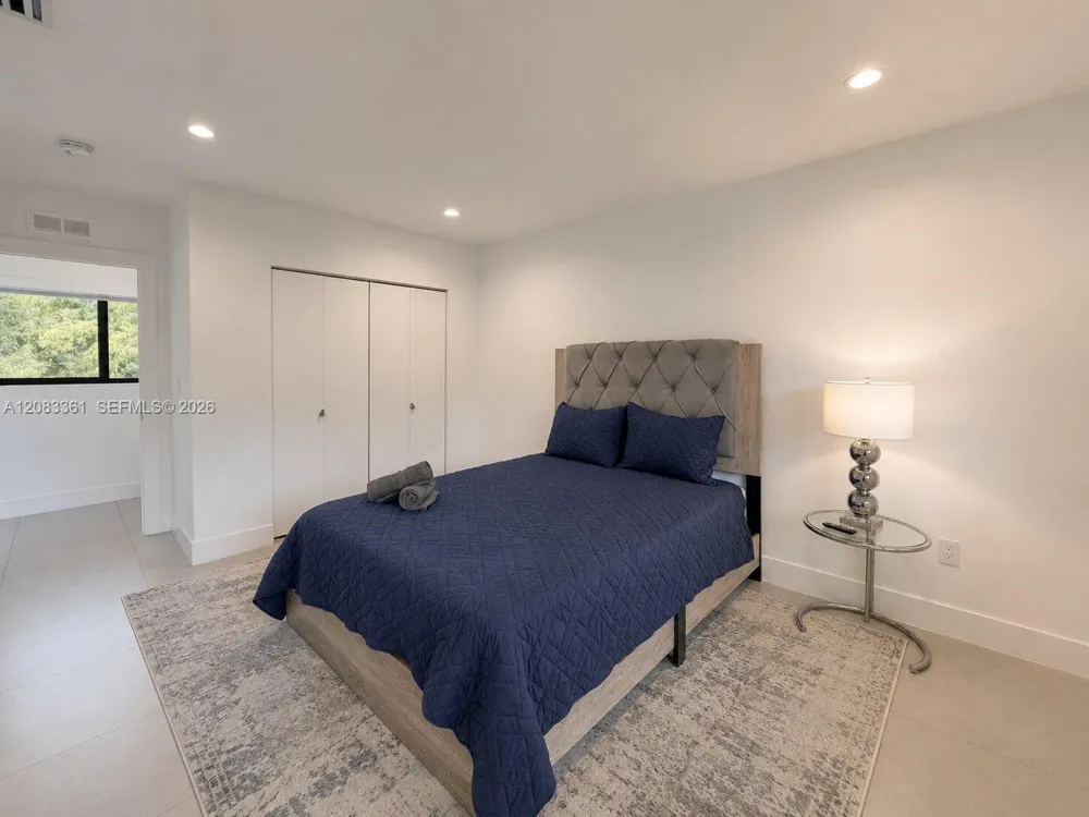 6025 SW 72nd Avenue Miami, FL 33143