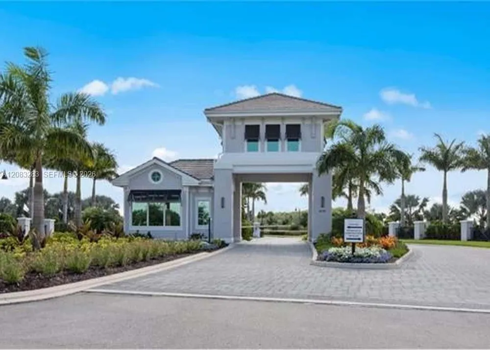 5651 DOUBLE EAGLE CIR #4327 Ave Maria, FL 34142