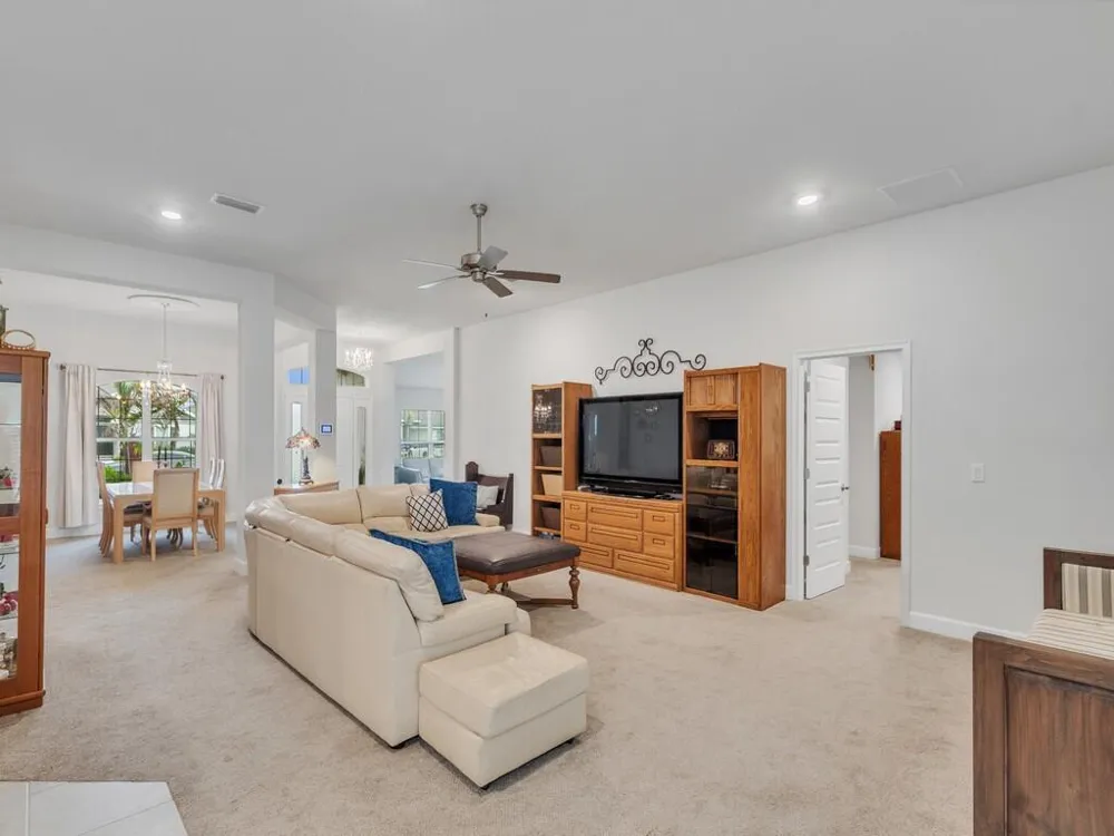 8332 Amalfi Circle Fort Pierce, FL 34951