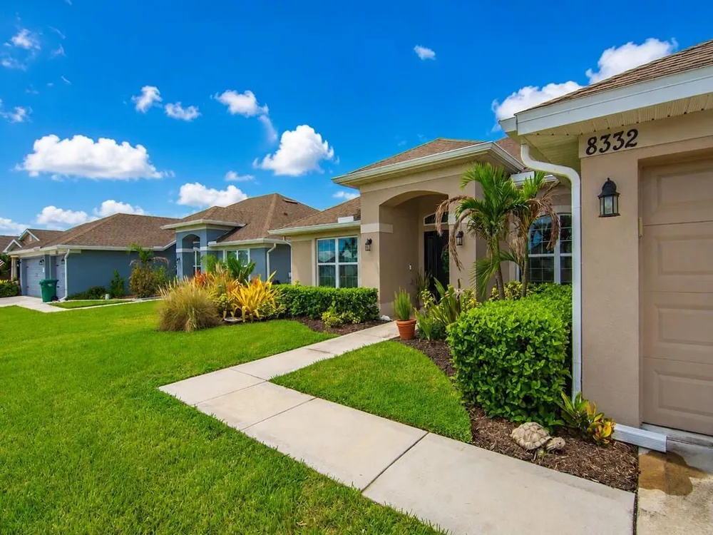 8332 Amalfi Circle Fort Pierce, FL 34951