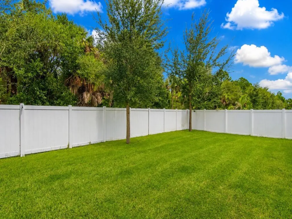 8332 Amalfi Circle Fort Pierce, FL 34951