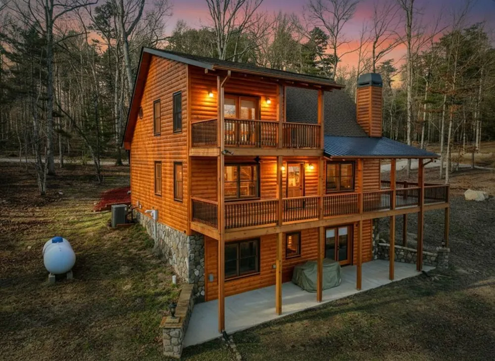 17 Dial Mountain Drive Blue Ridge, GA 30513