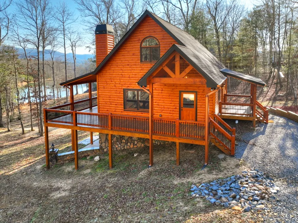 17 Dial Mountain Drive Blue Ridge, GA 30513