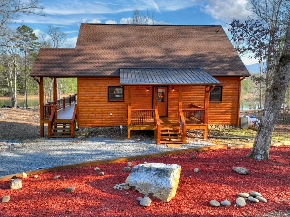 17 Dial Mountain Drive Blue Ridge, GA 30513