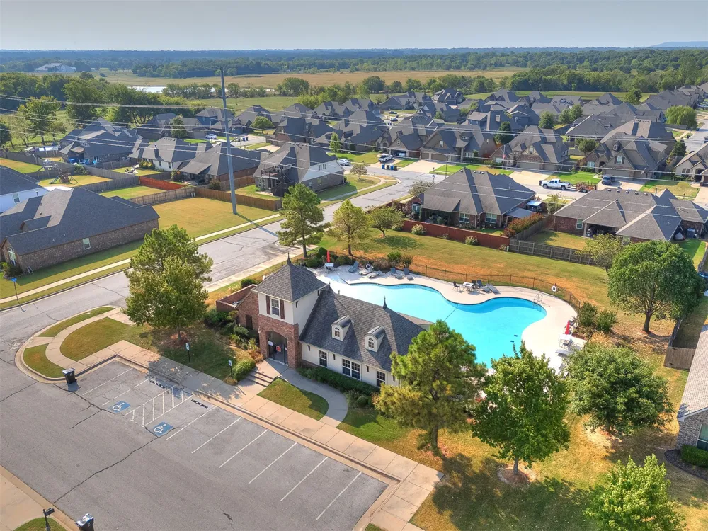 1610 E Roanoke Court Broken Arrow, OK 74011