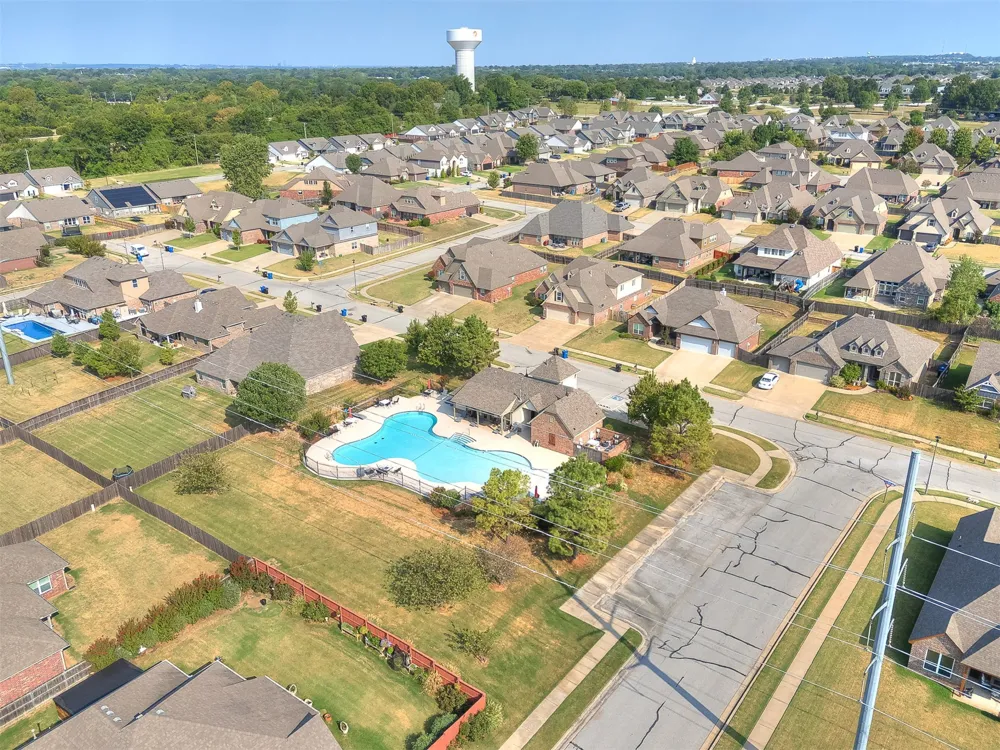 1610 E Roanoke Court Broken Arrow, OK 74011