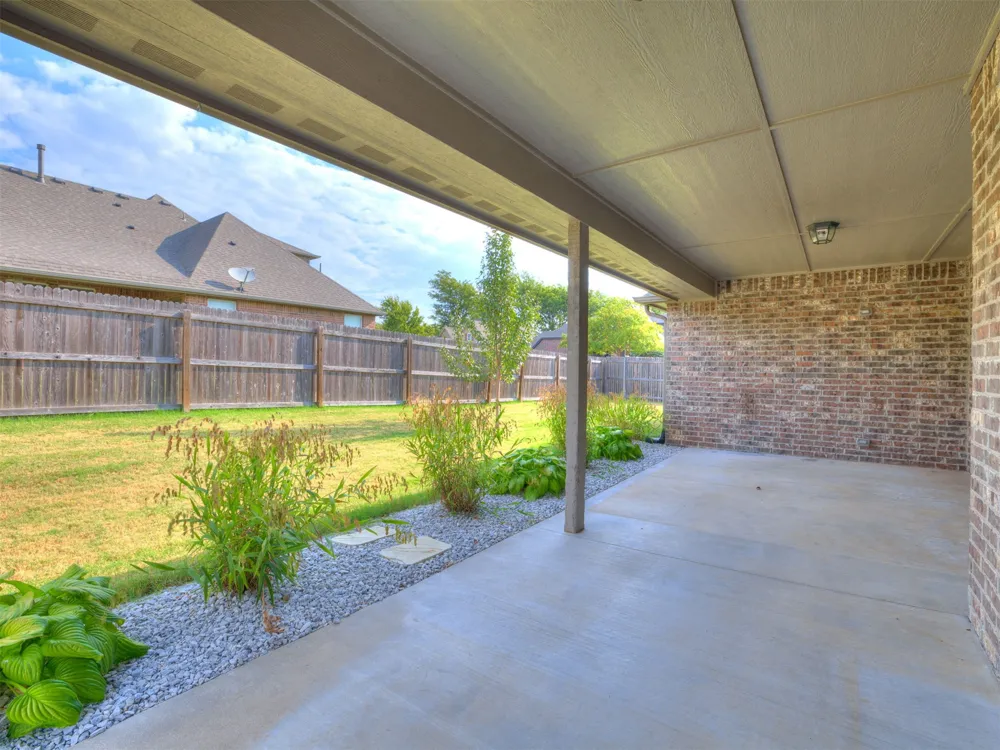 1610 E Roanoke Court Broken Arrow, OK 74011