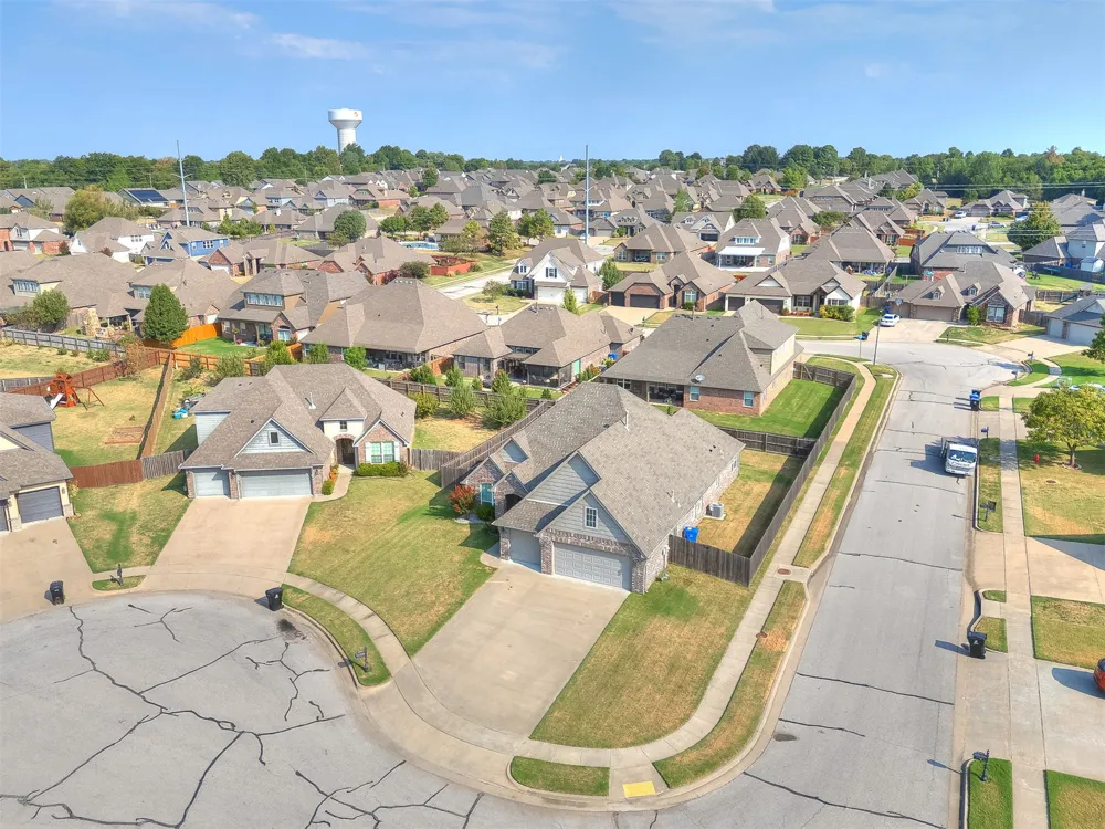1610 E Roanoke Court Broken Arrow, OK 74011