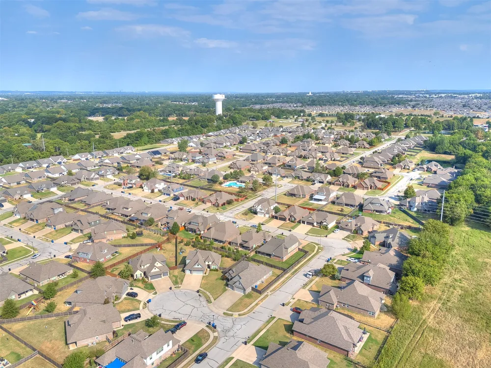 1610 E Roanoke Court Broken Arrow, OK 74011