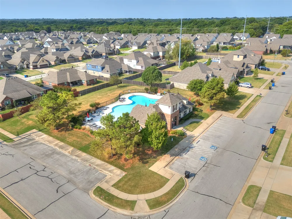 1610 E Roanoke Court Broken Arrow, OK 74011