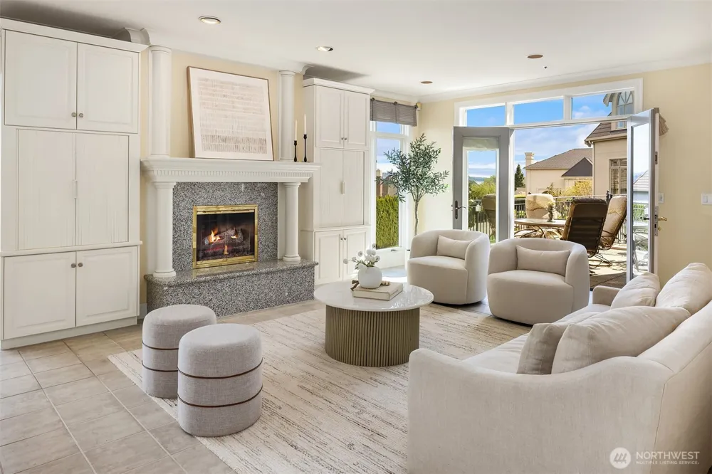 8496 NE Woodland Cove Drive Kirkland, WA 98034